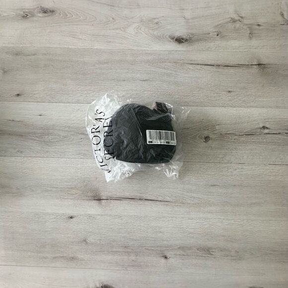 Victoria Secret Lace Push Up Bra Black 38DDD NWT IN PACKAGE - Picture 4 of 8